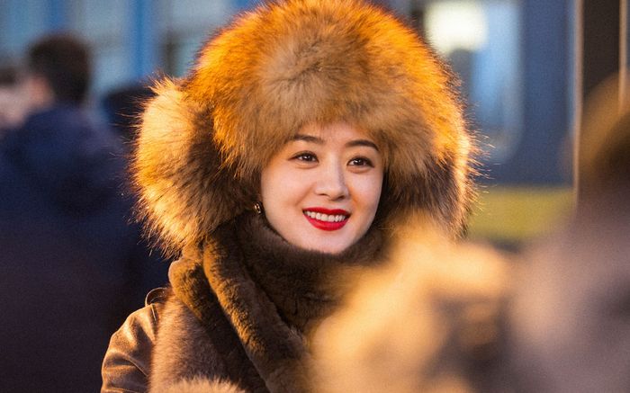 Đóng Gió Thổi Bán Hạ quá nhập tâm, Triệu Lệ Dĩnh bị bố ruột 'nhắc nhẹ'