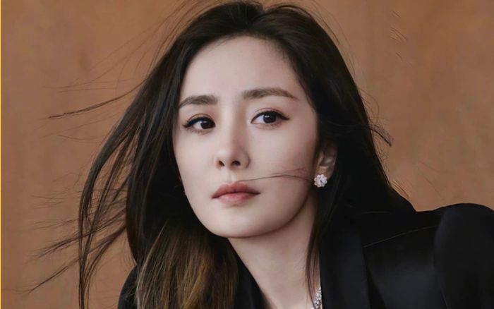 Dương Mịch bị chê cưa sừng làm nghé khi để mái baby, fan lập tức bênh vực vì lí do bất ngờ