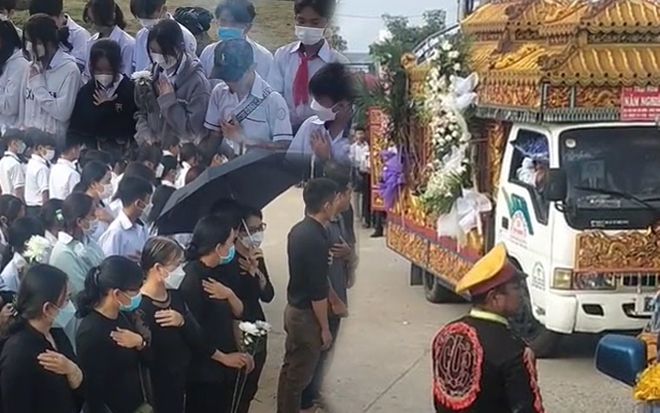 Xúc động khoảnh khắc hàng trăm em học sinh cầm cúc trắng, lặng lẽ cúi đầu tiễn biệt thầy giáo lần cuối