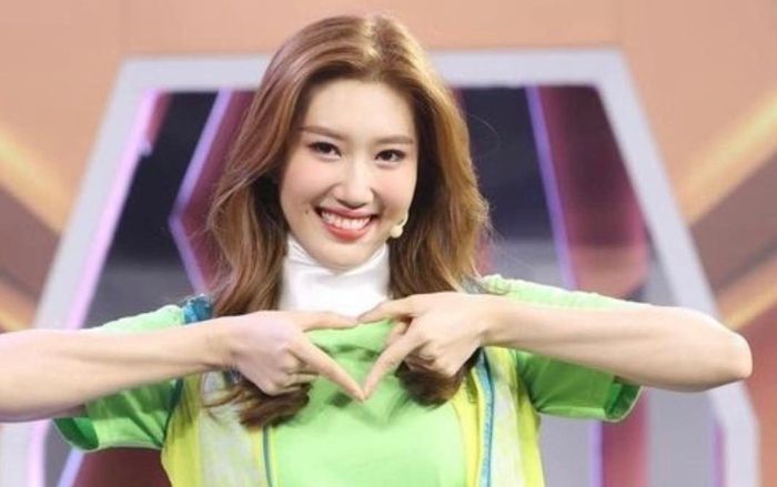 Thúy Ngân gặp chấn thương ở cổ, tạm dừng công việc để điều trị vết thương