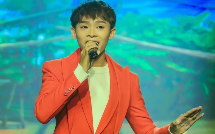 Hồ Văn Cường gặp sự cố tinh thần khi hát với tiền bối, khán giả có phản ứng bất ngờ