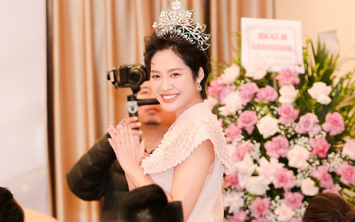 Hậu bị chê 'ngâm giấm' sau đăng quang, Nông Thúy Hằng xuất hiện với nhan sắc khác lạ