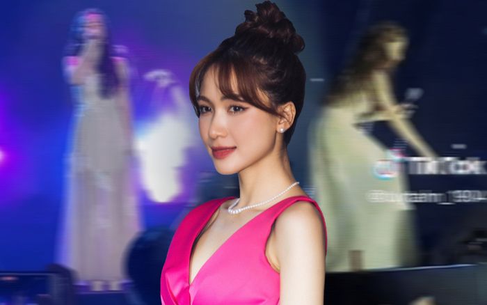 Đang hát bỗng thấy chiếc kính đánh rơi trên sân khấu, hành động của Hòa Minzy khiến fan la hét rần rần