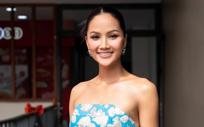 H'Hen Niê 'sang chấn tâm lý' vì tin đồn sắp lấy chồng