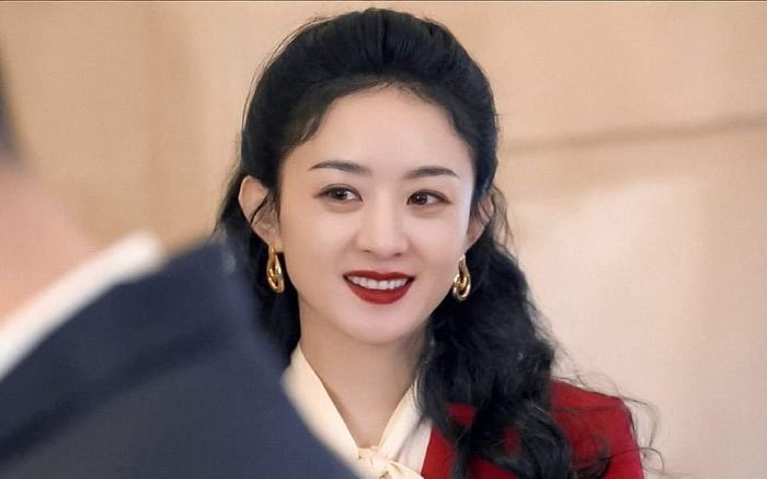 Bằng chứng Triệu Lệ Dĩnh được cả Cbiz cưng chiều: Dương Mịch nằm mơ cũng không được