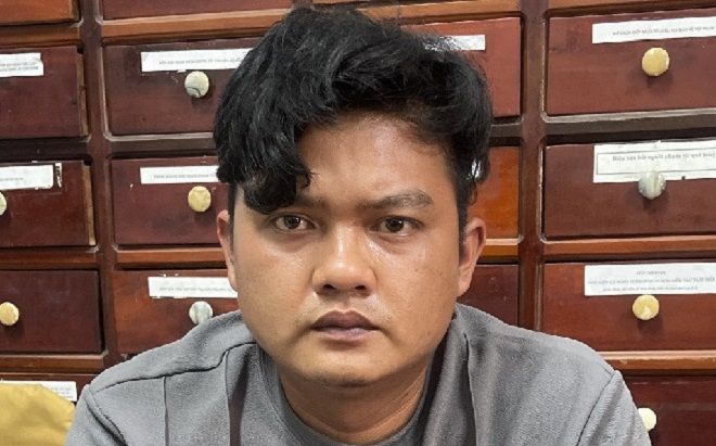 Bám theo cô gái xin số điện thoại nhưng không được, gã đàn ông liền 'lộ nguyên hình' là kẻ thủ ác