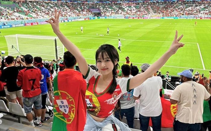 Hot girl Việt Nam nổi tiếng khi qua Qatar cổ vũ 4 đội Brazil, Nhật, Anh và Bồ Đào Nha đều về nước