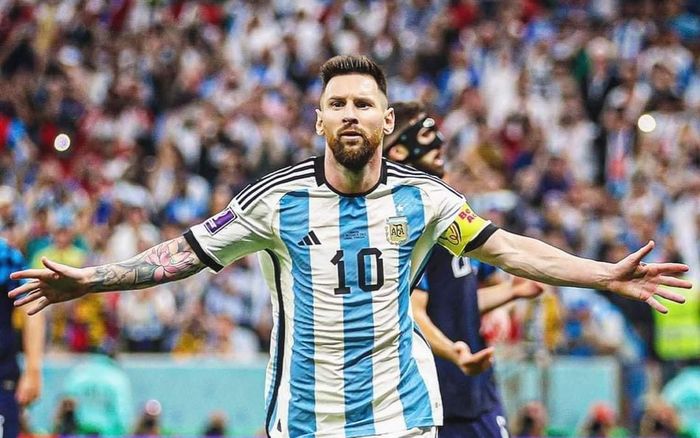 Messi rực sáng như vị thần, Argentina đè bẹp Croatia vào chung kết