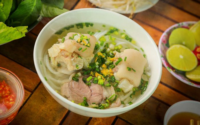 Về Tây Ninh vương vấn mãi bánh canh Trảng Bàng