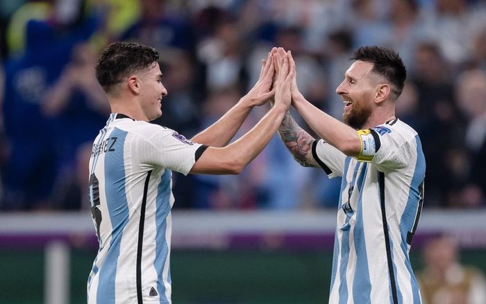 Messi muốn nhường danh hiệu cho Alvarez: Xứng danh thủ lĩnh