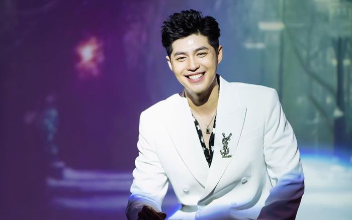 Trước thềm ra mắt MV mới, Noo Phước Thịnh 'há hốc' khi đón nhận quà 'khủng' từ người hâm mộ