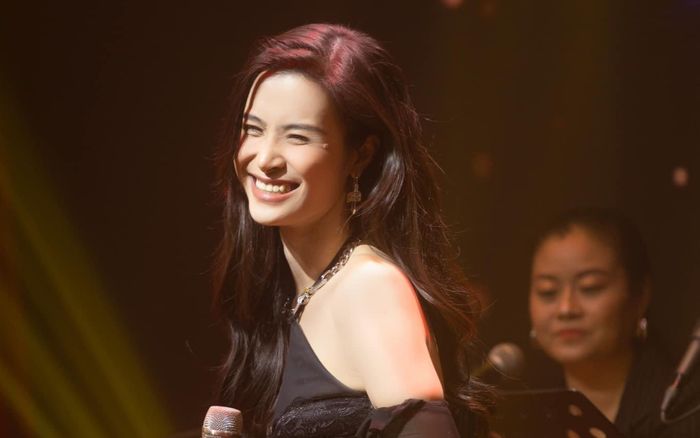 Chứng kiến thế lực khác gọi ông xã là chồng ngọt sớt, Đông Nhi chỉ biết bất lực đứng nhìn