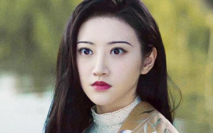 Cảnh Điềm công khai có con sau nhiều năm tham gia Cbiz, bé gái được khen xinh đẹp y hệt mẹ?