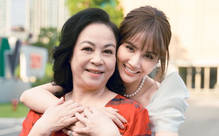 NSƯT Thanh Quý xin rút khỏi Top 5 VTV Awards, nhường sân cho Hồng Diễm - Huyền Lizzie