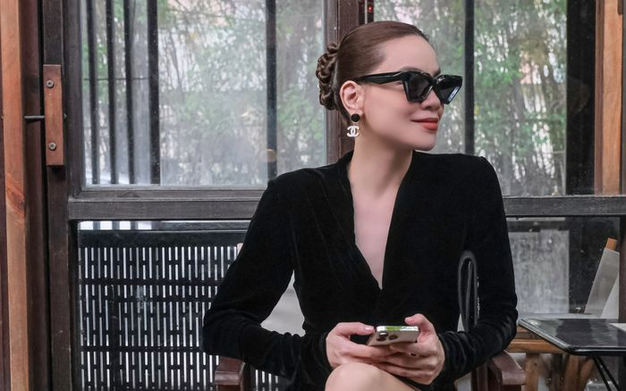 Hồ Ngọc Hà diện đồ 'kín bưng' đi uống cà phê, dân mạng thảng thốt: 'Ai làm lại chị!'