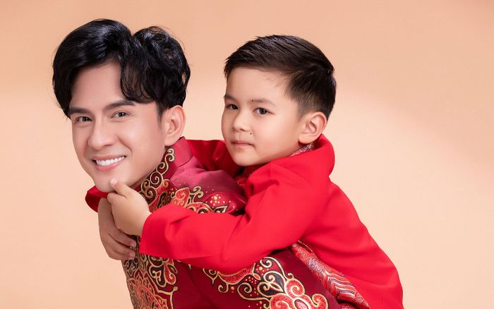 Con trai Đan Trường dù còn nhỏ nhưng đã được bố mẹ chỉ dạy điều đặc biệt này