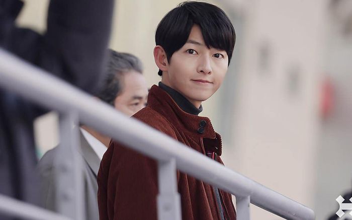 Vừa vượt mặt Hyun Bin - Son Ye Jin, Cậu Út Nhà Tài Phiệt của Song Joong Ki lại xác lập kỷ lục mới