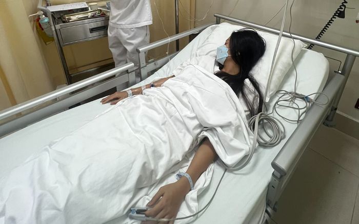 Kim Duyên nhập viện với dây nhợ chằng chịt quanh người nhưng vẫn không quên nhắn gửi đến Ngọc Châu