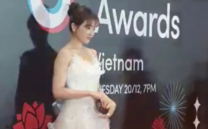 Hari Won lẻ bóng tại sự kiện, thần thái vẫn chiếm trọn spotlight