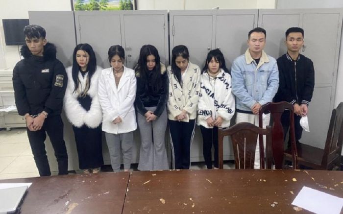 Nhóm thanh niên thuê 5 nhân viên nữ quán bar về căn hộ tụ tập 'thác loạn'