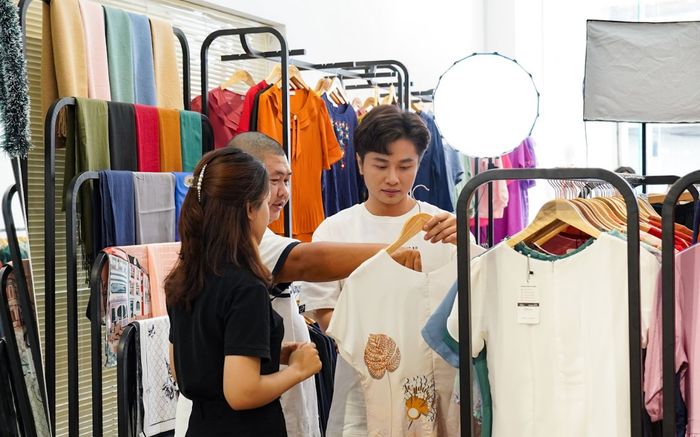 Phim ngắn 'Mùa xuân của Mẹ' của Thiều Hoa truyền cảm hứng Tết 2023