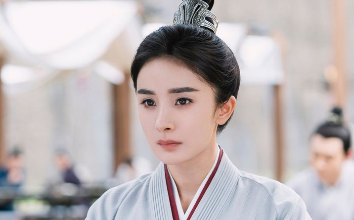 Dương Mịch khoe nhan sắc nữ thần ở tuổi 36 giữa lúc chồng cũ Lưu Khải Uy trục trặc với bạn gái mới