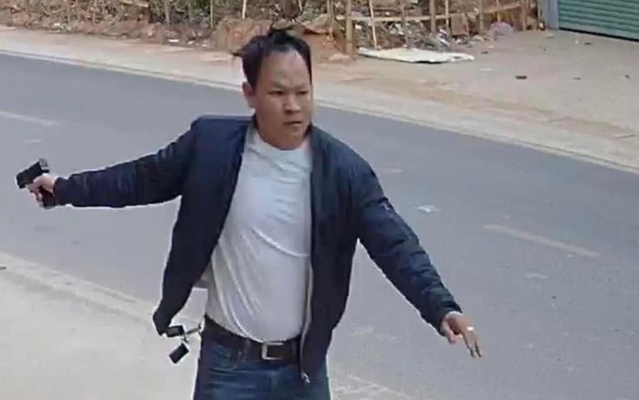 Nghi phạm vận chuyển số lượng lớn ma túy dùng súng chống trả lực lượng chức năng