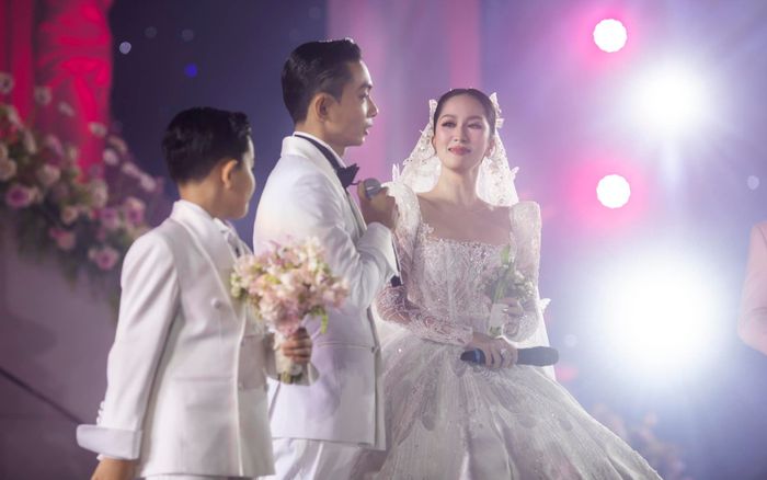 Hậu đám cưới hoành tráng, Khánh Thi bỗng chất vấn Phan Hiển: 'Cưới em về anh còn yêu em không?'