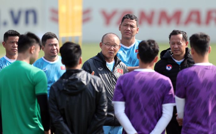 Rút kinh nghiệm vụ sân Mỹ Đình thì ai chịu trách nhiệm cho hình ảnh bóng đá Việt Nam?