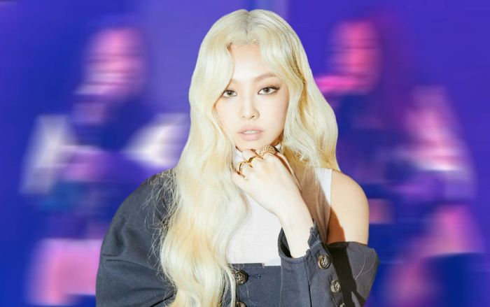 Jennie (BLACKPINK) bị chỉ trích vì dáng ngồi phản cảm trên sân khấu: 'Đàn bà còn thấy ngại giùm'