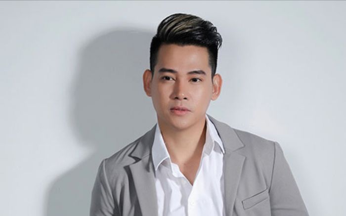 Rộ nghi vấn Phùng Ngọc Huy hẹn hò một nữ ca sĩ 'tưởng lạ mà quen'?