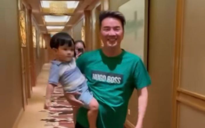 Đàm Vĩnh Hưng lần đầu để lộ 'nét nhà quê' vì con trai Polo