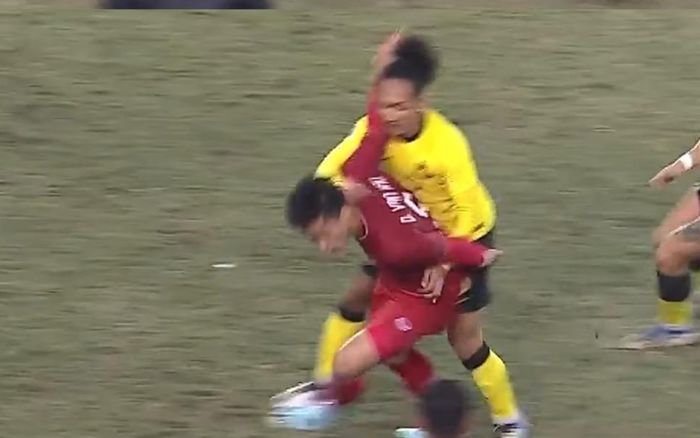 CĐV Malaysia chê Văn Hậu: 'Chúng tôi thừa nhận thua nhưng bạn phạm lỗi quá nhiều'