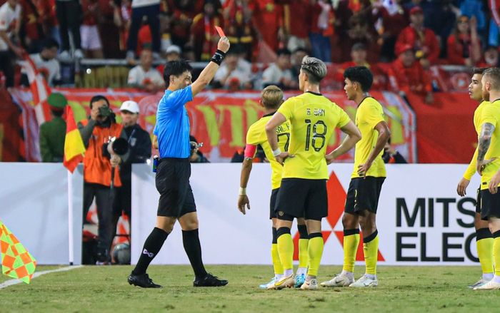 Quả phạt đền của Việt Nam gây sốt truyền thông thế giới, ai cũng khen trọng tài giỏi luật