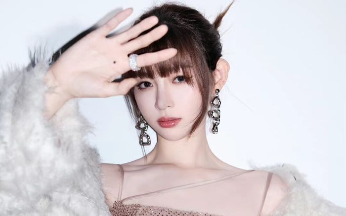 Bị netizen chỉ trích vì yêu đại gia lớn hơn 24 tuổi, nữ người mẫu nổi tiếng khẳng định một điều