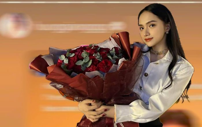 Hương Giang phản ứng khi được 'tình cũ ngoại quốc' nhắn nhủ: 'Người ngọt ngào nhất từng gặp'