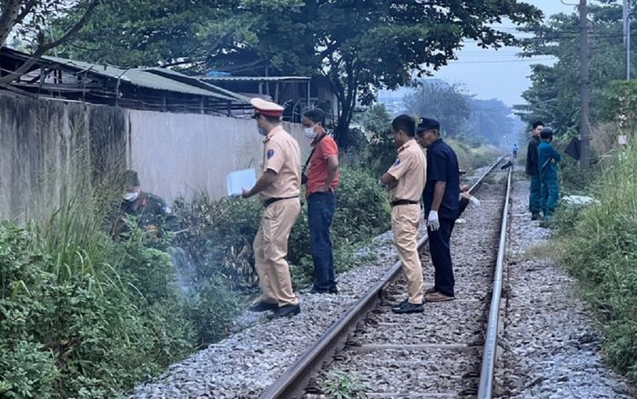 Đến phòng trọ gọi cửa nhưng bạn gái không chịu ra gặp, thanh niên rời đi và tai họa kinh hoàng sau đó
