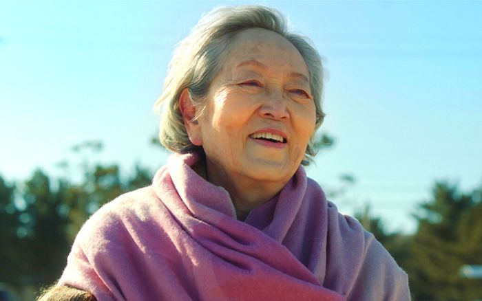 Sao nam Hạ Cánh Nơi Anh tái xuất trong phim của 'bà ngoại quốc dân' Kim Young Ok