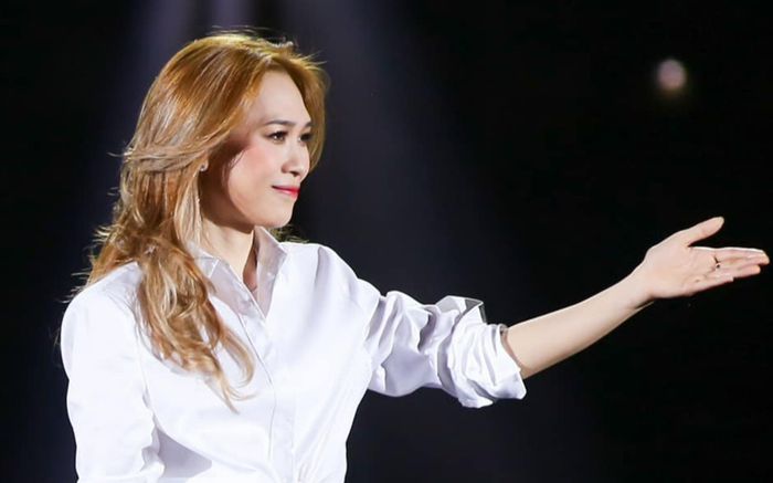 Sau khi nổi cáu trong lúc từ thiện, Mỹ Tâm lên tiếng 'chấn chỉnh' fan