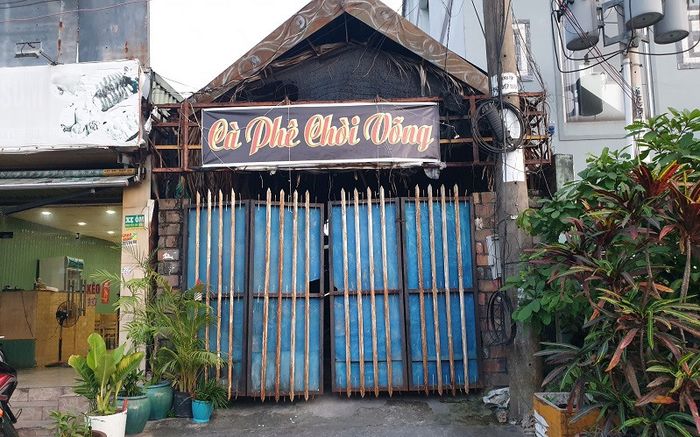 Đi ra sau căn bếp, người đàn ông tá hỏa khi thấy tư thế của người tình