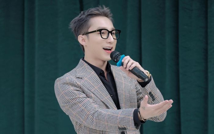 Vắng mặt trong loạt show diễn cuối năm, Sơn Tùng đang ở Mỹ thực hiện MV mới?