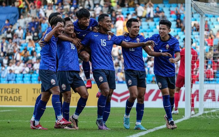 Tuyển Thái Lan sẽ bị loại nếu coi thường mộng xưng bá của Campuchia