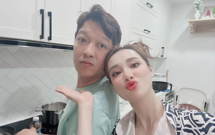 Nhìn thấy Trường Giang trổ tài nấu ăn vì Nhã Phương, netizen xuýt xoa: 'Sướng nhất chị'