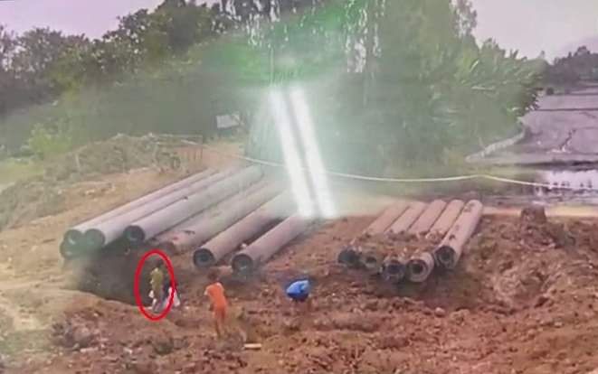 Vụ bé trai rơi xuống trụ bê tông sâu 35m ở Đồng Tháp: Công tác cứu hộ đang gặp nhiều khó khăn