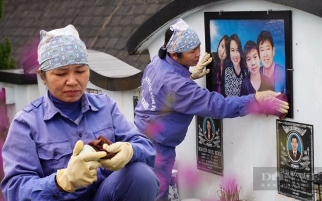 Người phụ nữ chăm sóc 'giấc ngủ' cho gia đình tử nạn trong vụ rơi máy bay MH17