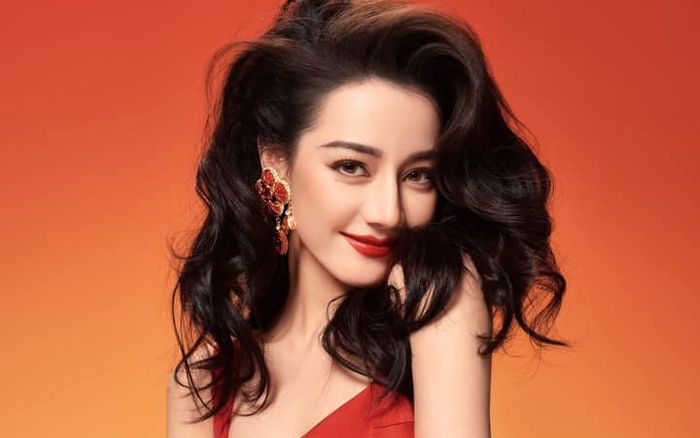 Địch Lệ Nhiệt Ba lên tiếng về nghi vấn mang thai