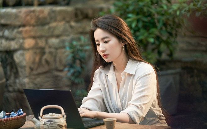 Lưu Diệc Phi lại bị mắng thảm vì diễn xuất quá đơ trong phim mới, thế này sao vượt được Triệu Lệ Dĩnh?