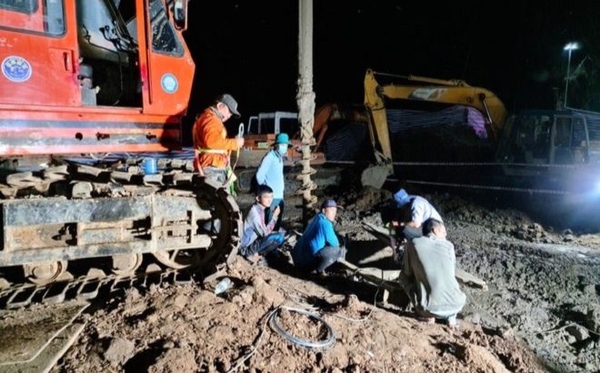 Chuyên gia Nhật vào cuộc vụ bé trai lọt trụ bê tông 35m: Đưa ra phương án khả thi nhưng thiết bị chưa đủ