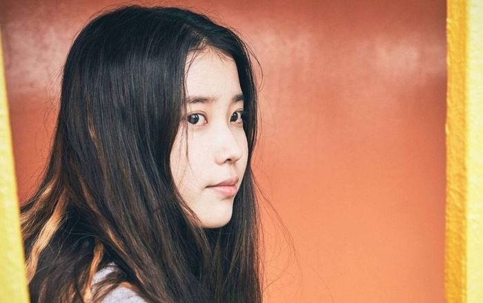 Vừa công khai hẹn hò với Lee Jong Suk, IU lại bất ngờ nhận tin vui