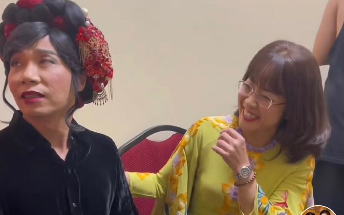 Vợ cũ, vợ mới của NSND Công Lý hội ngộ tại hậu trường Táo quân, cách cư xử khiến dân tình nể phục